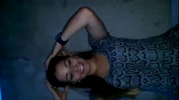 Kinky Mexican College Girlfriend Sucking Cock