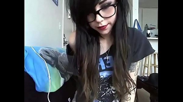 Cute Emo Webcam Girl Masturbating With Vibrator