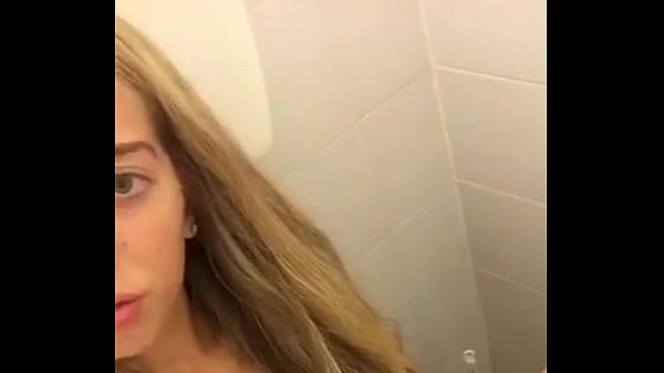 Nude Blonde Webcam Teen Girl Masturbating In The Bathroom